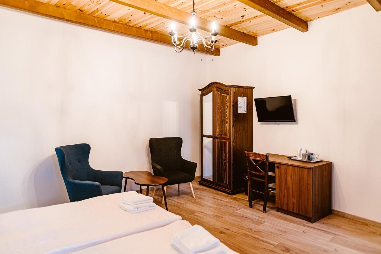 Sziklavendeghaz Aparthotel Veszprem Bagian luar foto