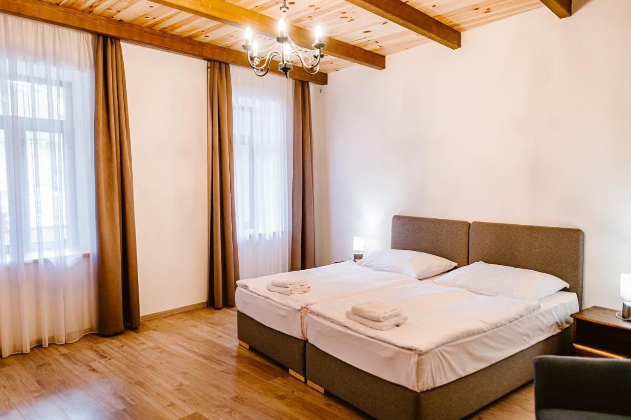 Sziklavendeghaz Aparthotel Veszprem Bagian luar foto