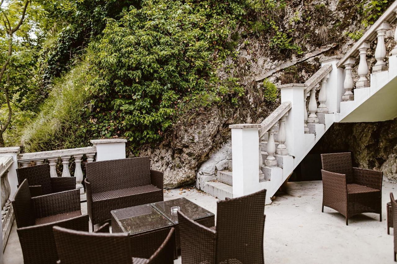 Sziklavendeghaz Aparthotel Veszprem Bagian luar foto